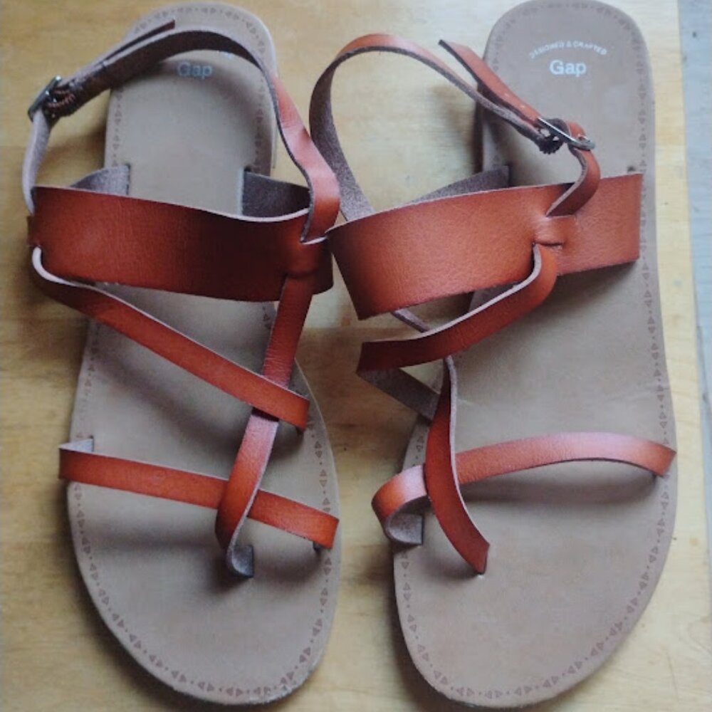 GAP Leather Strappy Sandals Size 8